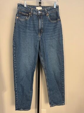 H&M High Rise Tapered Straight Mom Jeans Medium Wash Blue Denim Size 8